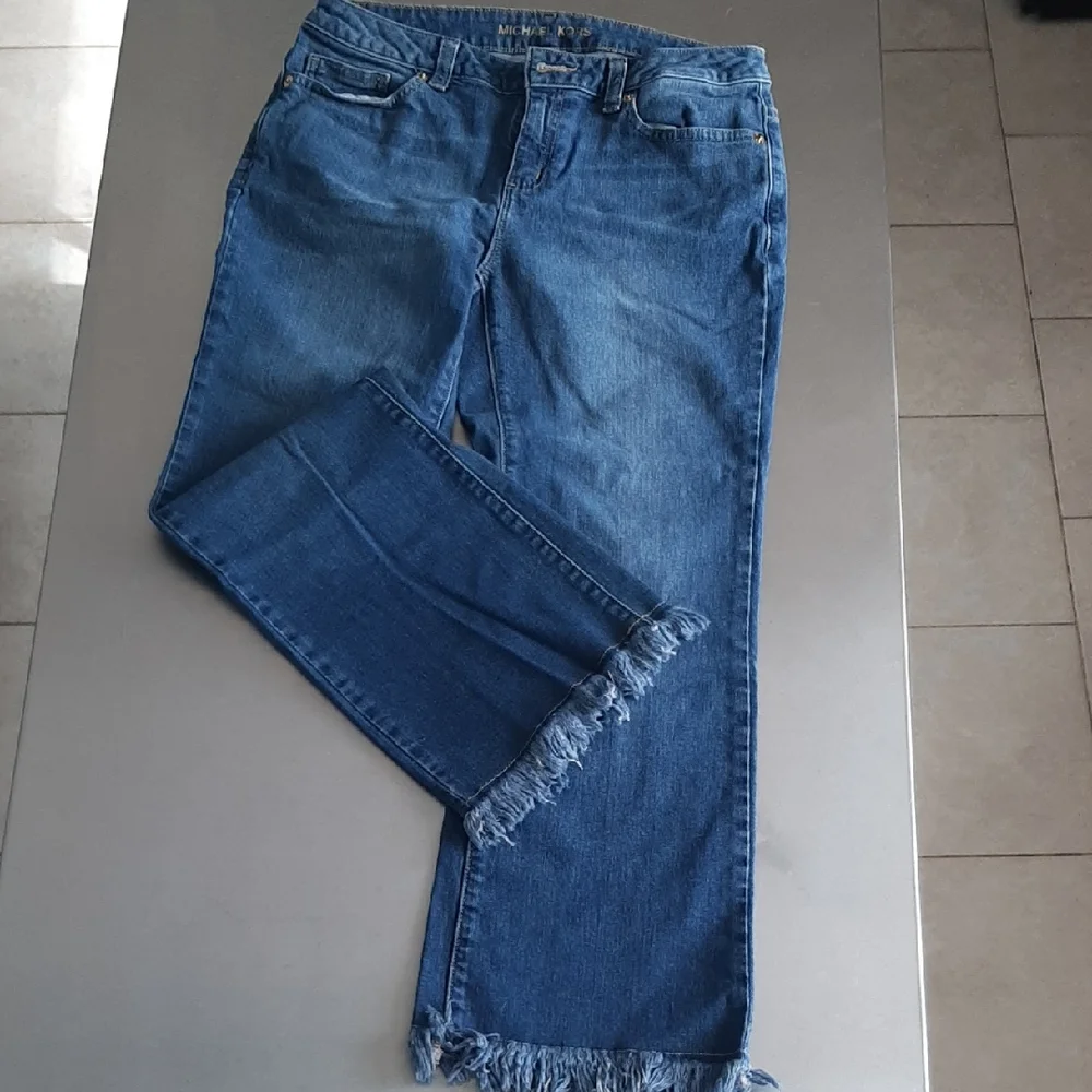 MICHAEL KORS Blue Ankle Cropped Jeans with Frayed Hem SZ 2 - Picture 2 of 6
